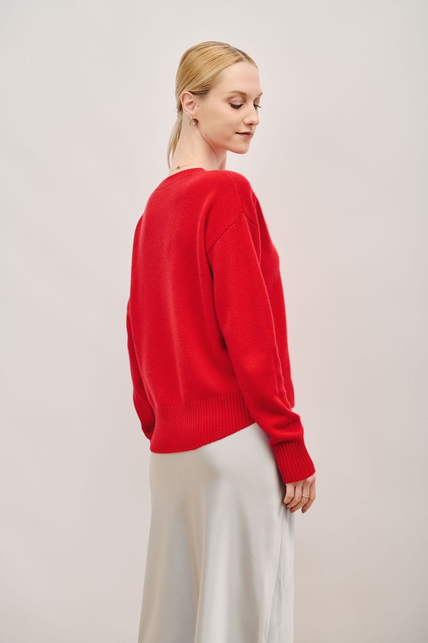 ISABEL cashmere-blended crew neck sweater (Red) - STELLAM