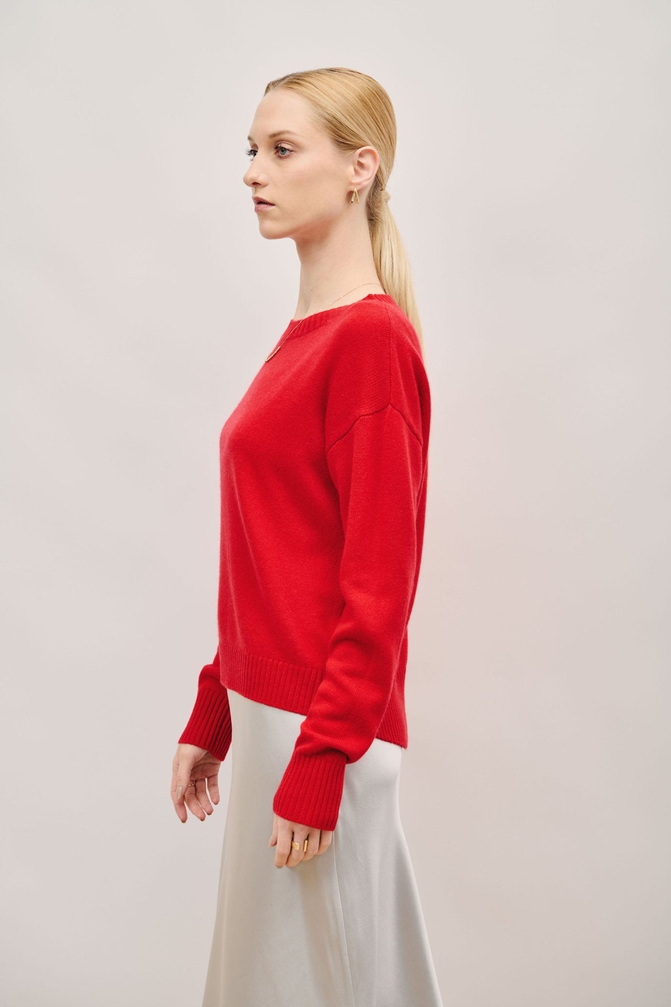 ISABEL cashmere-blended crew neck sweater (Red) - STELLAM