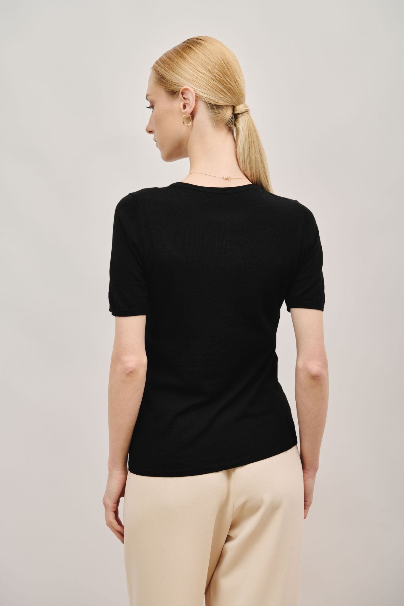 LILY tec shortsleeves top (Black) - STELLAM