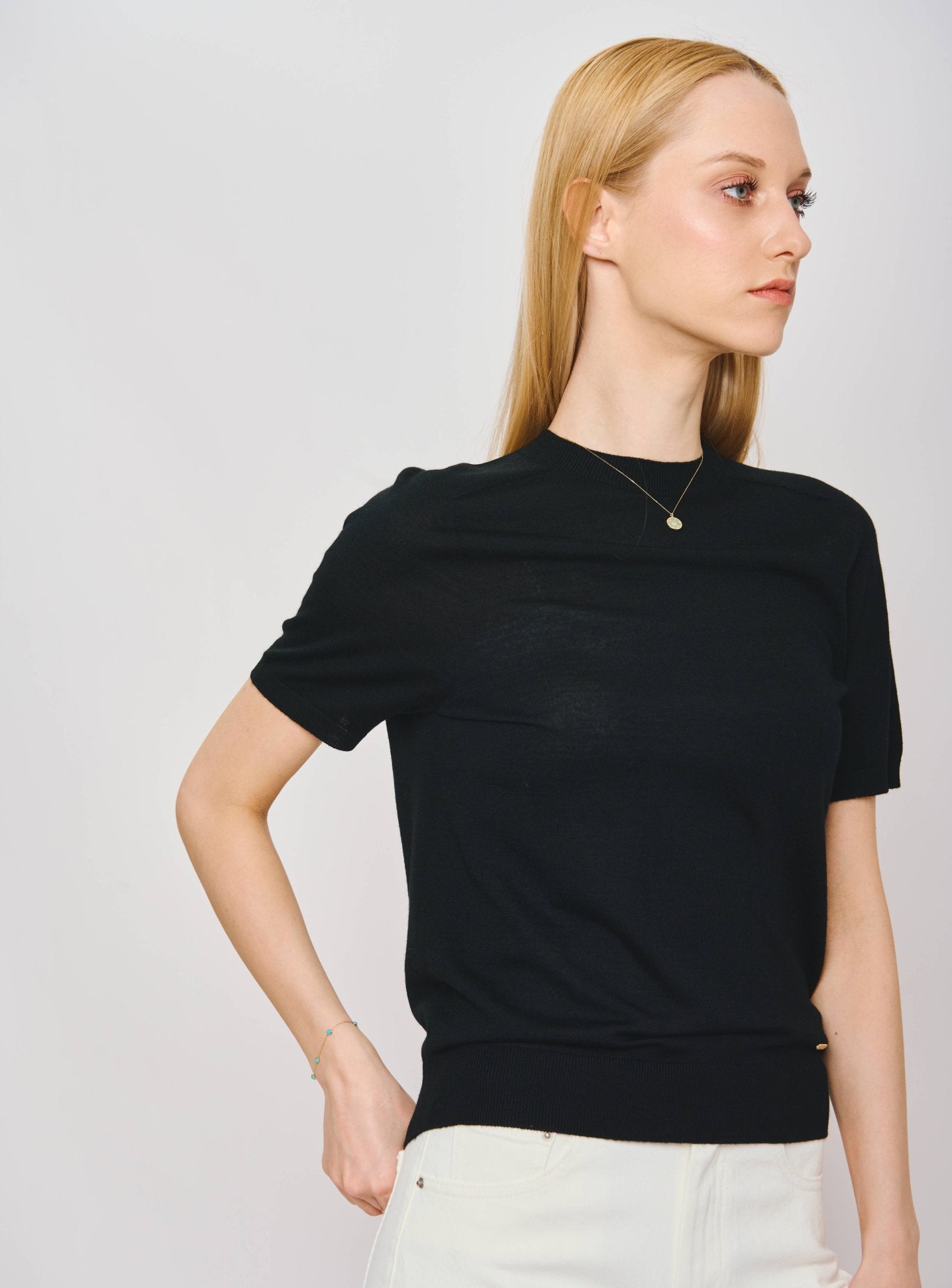 MAYA superfine merino wool top (Black) - STELLAM