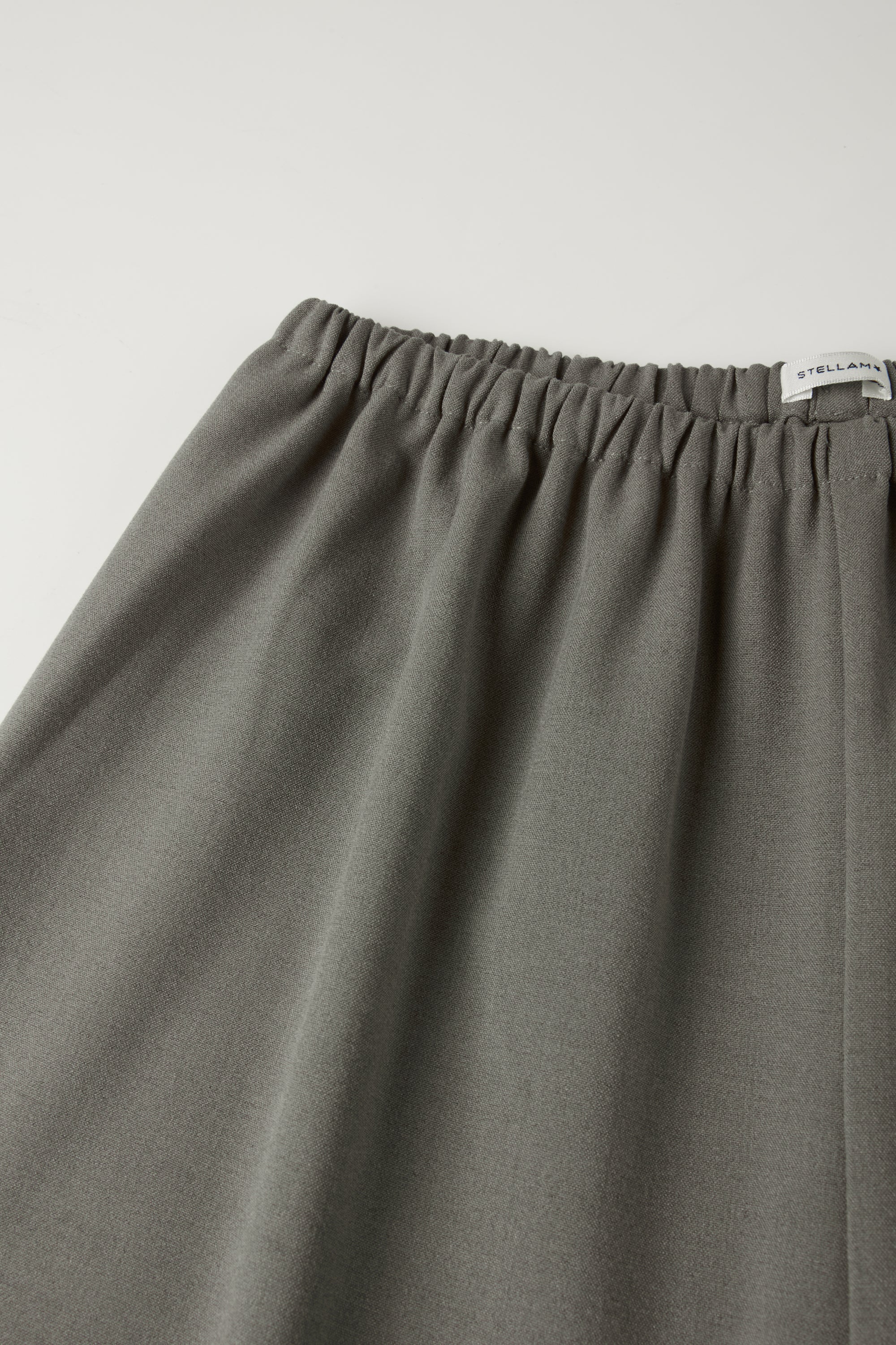 MONDAY wool-blended pants (Grey green)