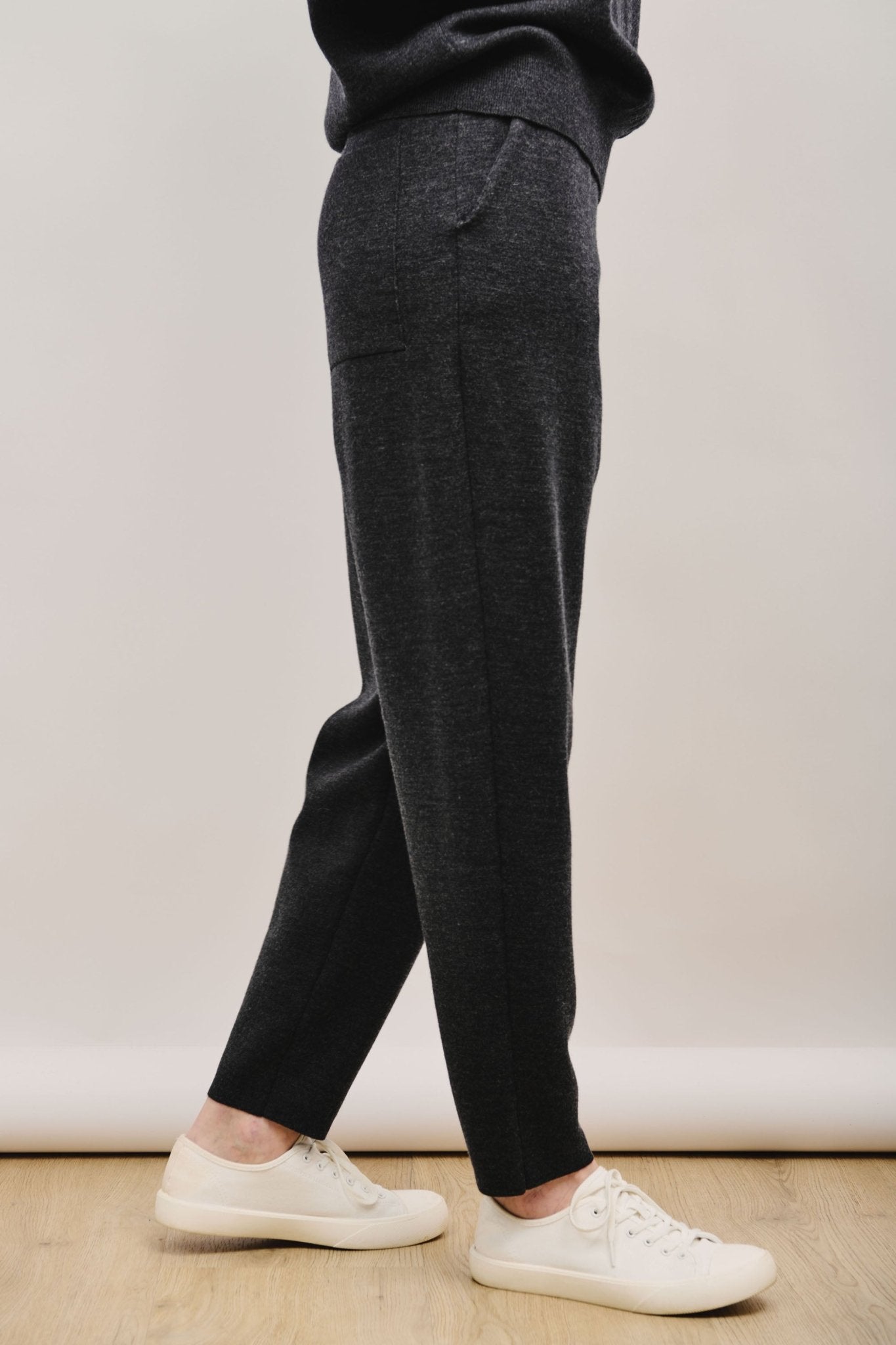 NELLO wool trackpants (Grey) - STELLAM