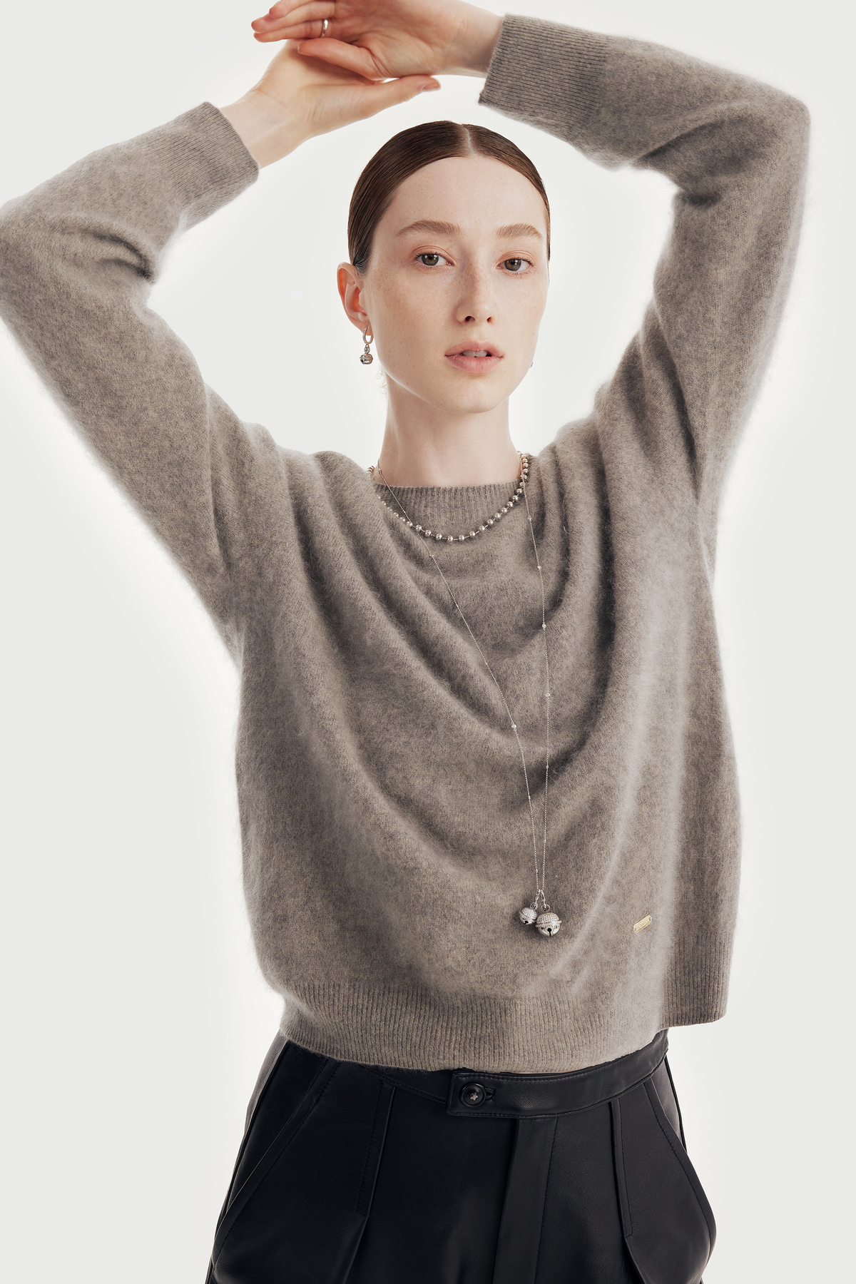 PHOENIX wool seamless pullover (Etoupe)