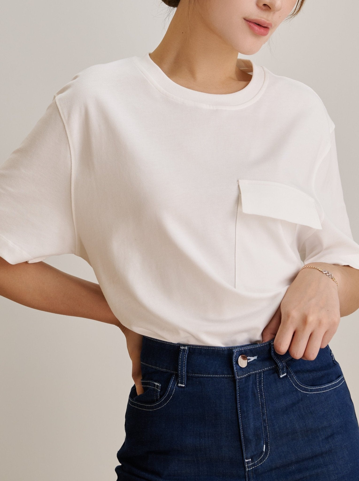 POCKET tee (White) - STELLAM