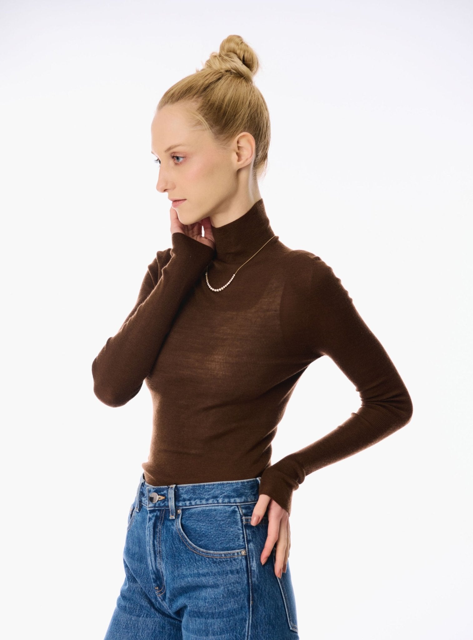 ROSE seamless turtleneck 120'S wool sweater (Brown) - STELLAM