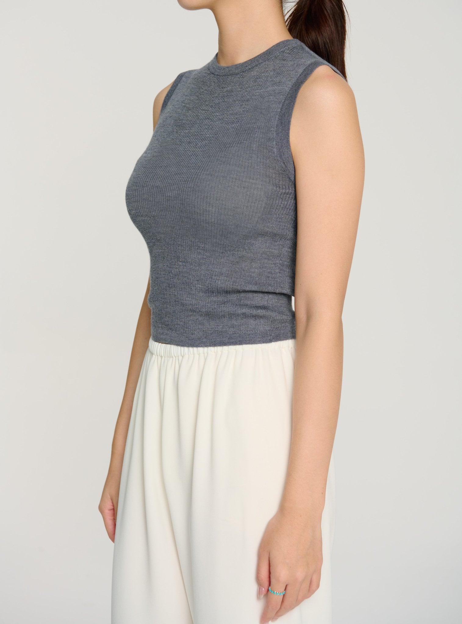 SL silk-blended tank top (Grey) - STELLAM