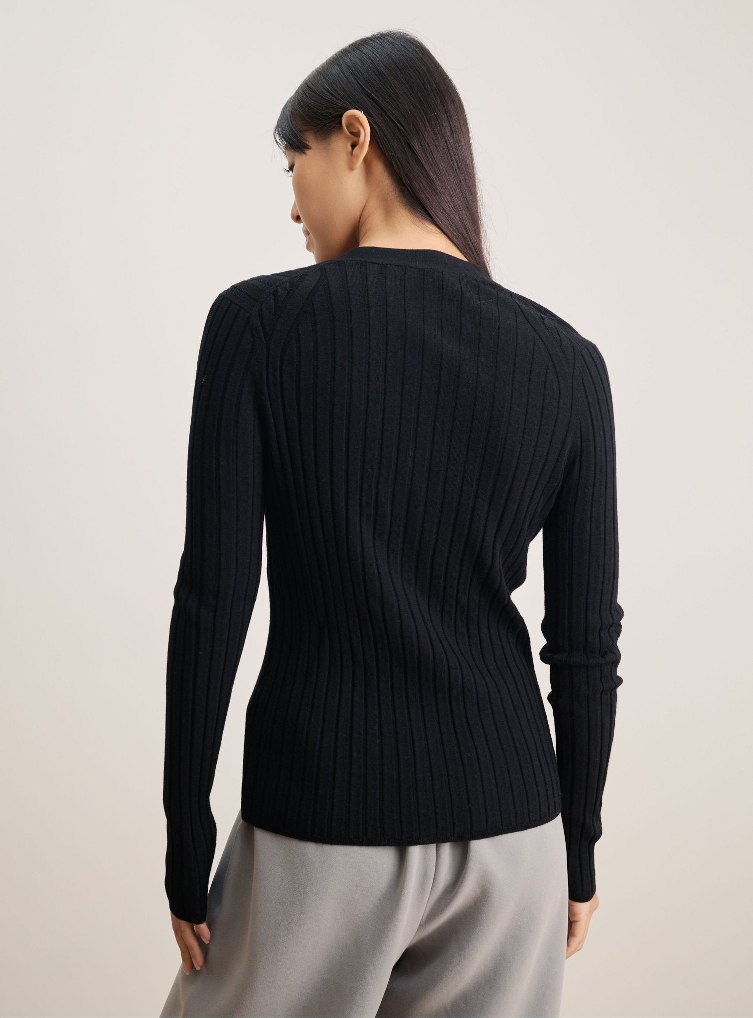 WENDY merino wool slim-fit cardigan (Black) - STELLAM