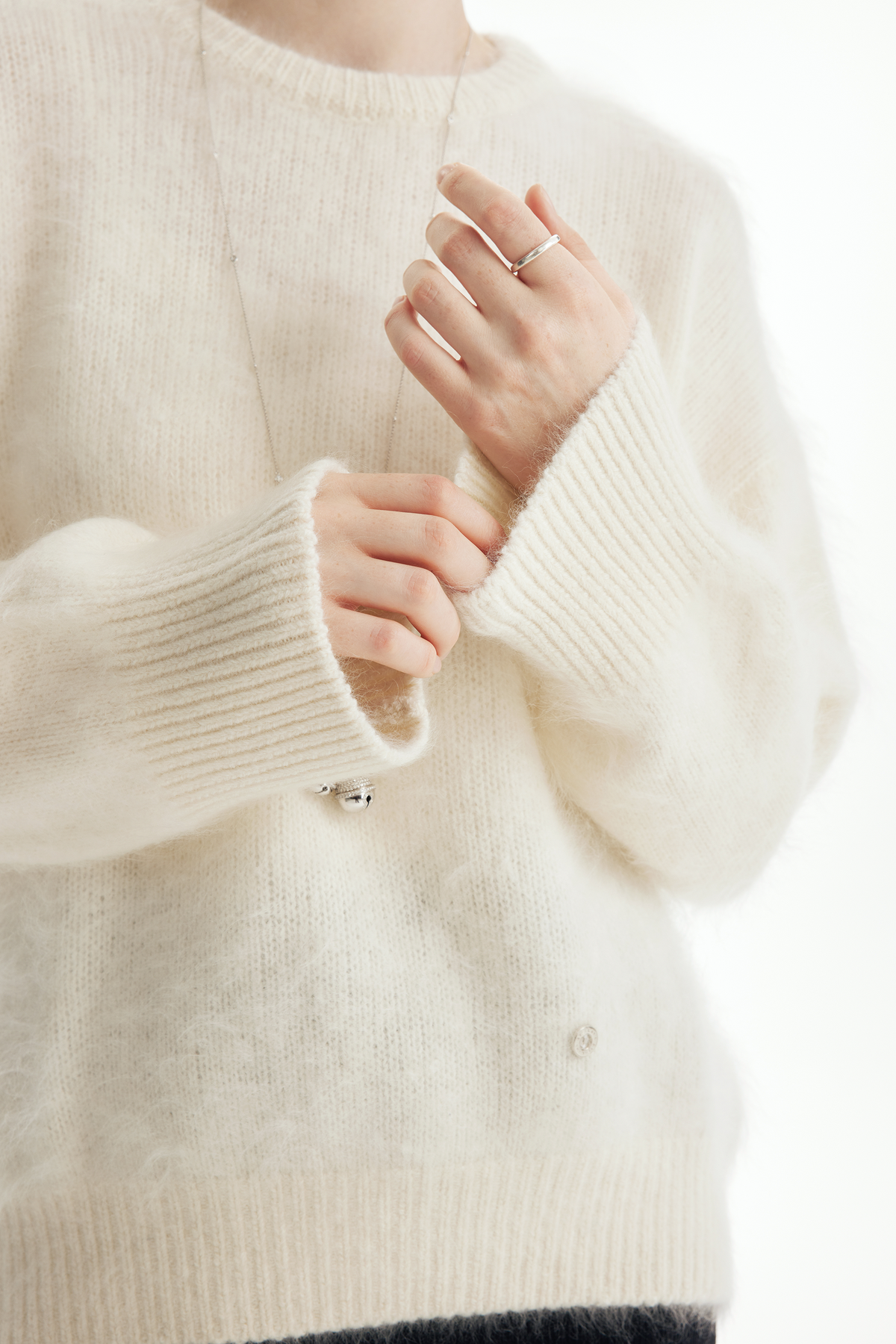 WISDOM double-wool furry pullover (White)